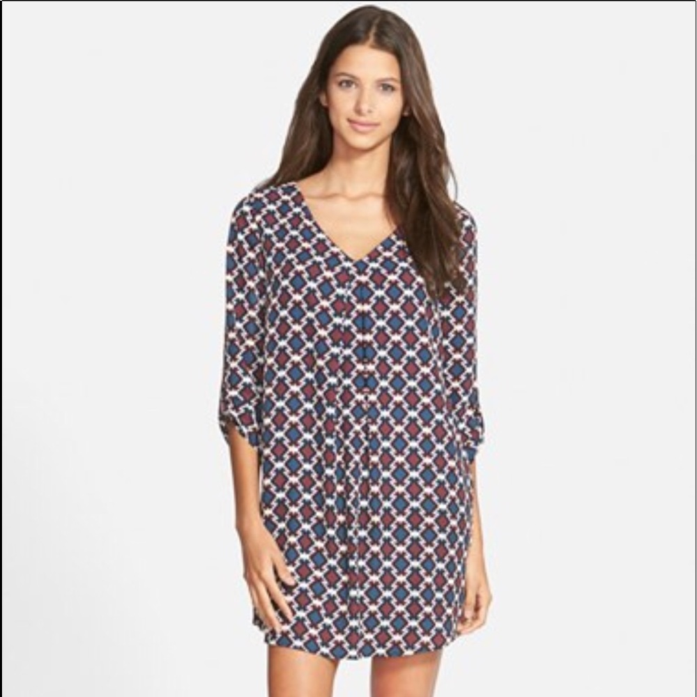 EUC-Lush Karly shift dress in blue geo. Size xs